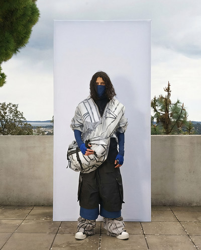 Direction artistique : Temple Office (link: https://instagram.com/temple.office  text: @temple.office )
Photographie : Margaux Salarino (link: https://instagram.com/margellea  text: @margellea )
Modèle : Léo - © &copy;Margaux Salarino, Villa Noailles Hyères