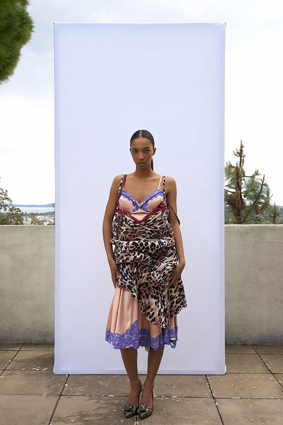 Direction artistique : Temple Office (link: https://instagram.com/temple.office  text: @temple.office )
Photographie : Margaux Salarino (link: https://instagram.com/margellea  text: @margellea )
Modèle : Lana - © &copy;Margaux Salarino, Villa Noailles Hyères