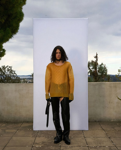Direction artistique : Temple Office (link: https://instagram.com/temple.office  text: @temple.office )
Photographie : Margaux Salarino (link: https://instagram.com/margellea  text: @margellea )
Modèle : Léo - © &copy;Margaux Salarino, Villa Noailles Hyères