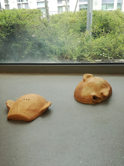 ZOHREH ZAVAREH
UNE FOIS RETIRÉE, CETTE POSITION M’EST APPARUE LA PLUS ADÉQUATE, 2020 - © Villa Noailles Hyères