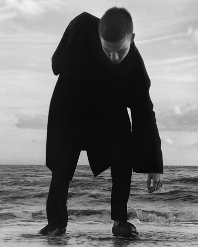 JW ANDERSON SPRING SUMMER 2015 CAMPAIGN Photography JAMIE HAWKESWORTH Styling BENJAMIN BRUNO - © Villa Noailles Hyères