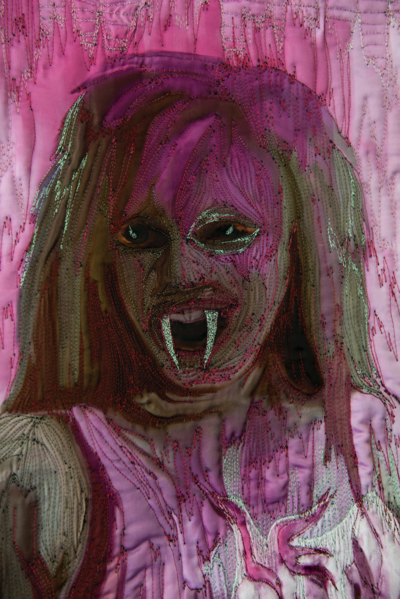 Xenia Laffely - Pink Blood - Satin et velours imprimé assemblés, brodés et matelassés - © Villa Noailles Hyères