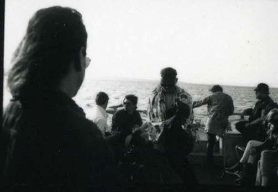 Le jury présidé par Helmut Lang sur le bateau
pour Porquerolles, 1992 - © Villa Noailles Hyères