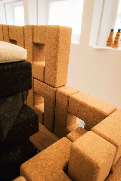 Quercus Suber, Objets contemporains en liège du Var - © Villa Noailles Hyères