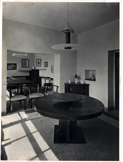 Reconstruction of the DIM rug (1925) in the dining room, in partnership with Codimat - © Villa Noailles Hyères