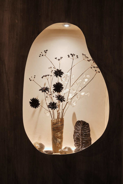 Marisol Santana & Emily Chakhtakhtinsky, À l’ombre de la nuit - © &copy;Luc Bertrand, Villa Noailles Hyères