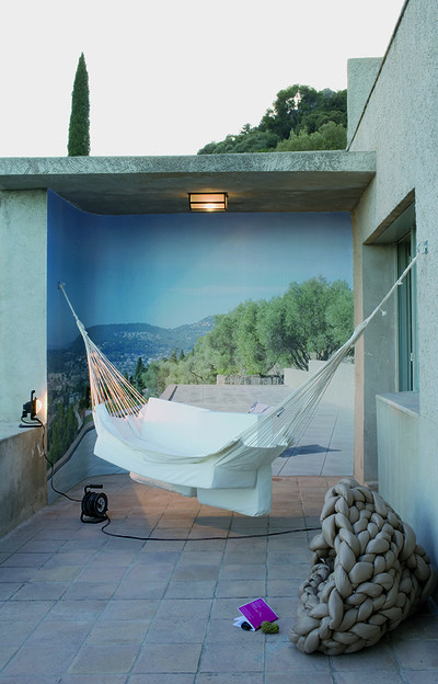 Clos Saint-Bernard dit villa Noailles. Chambre de résidence, design BLESS.
Photographie : Olivier Amsellem - © Villa Noailles Hyères